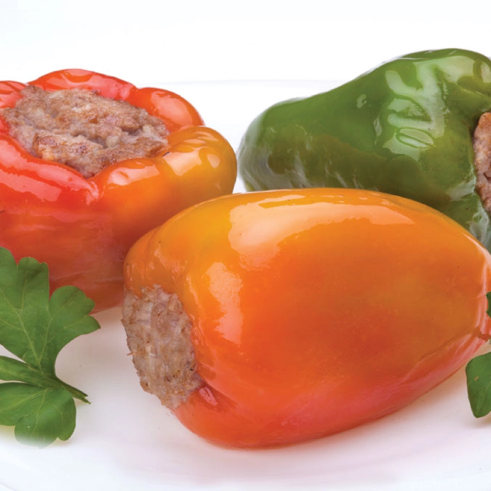 Перец фаршированый со свининой и говядиной,рисом