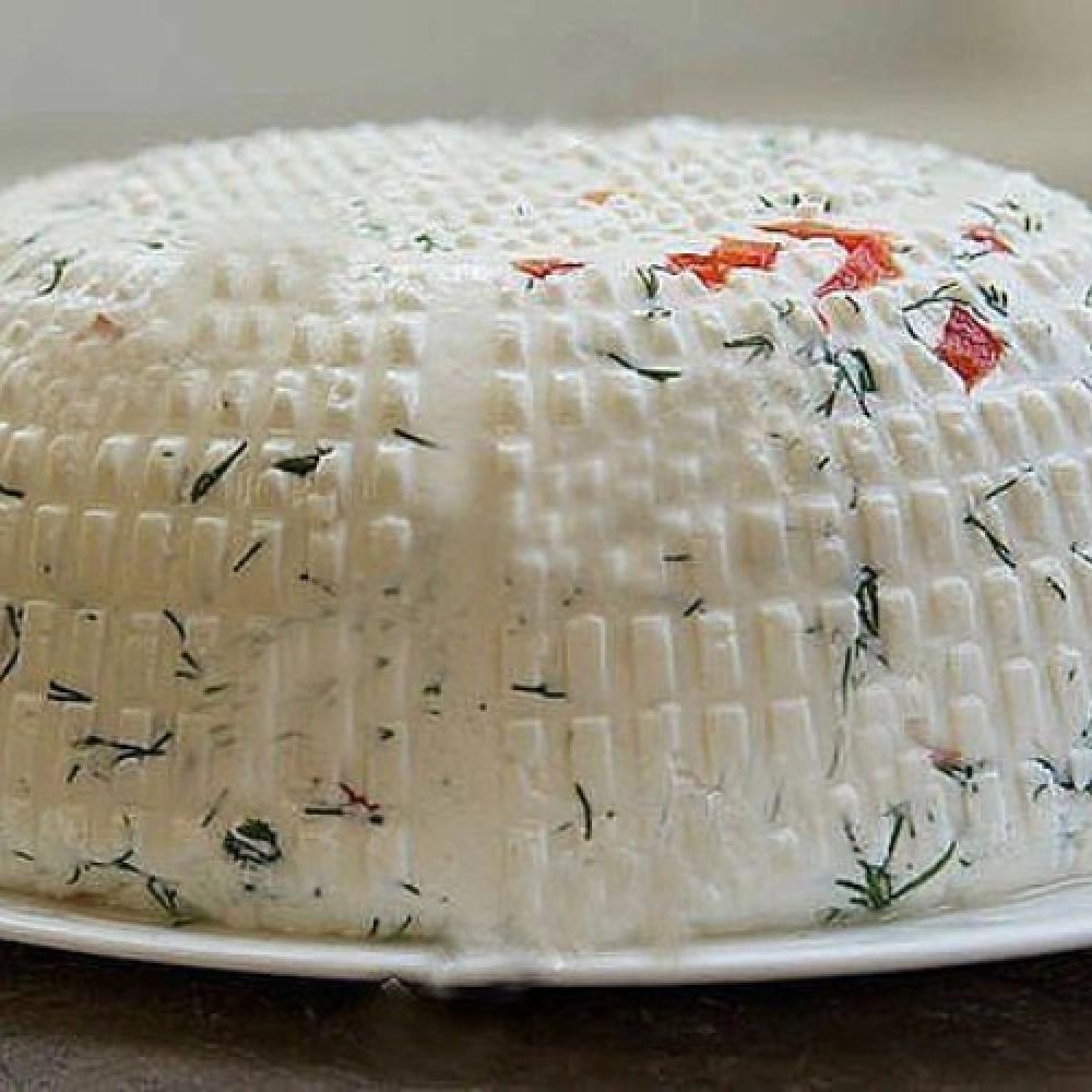 Брынза с укропом и перцем не солёная